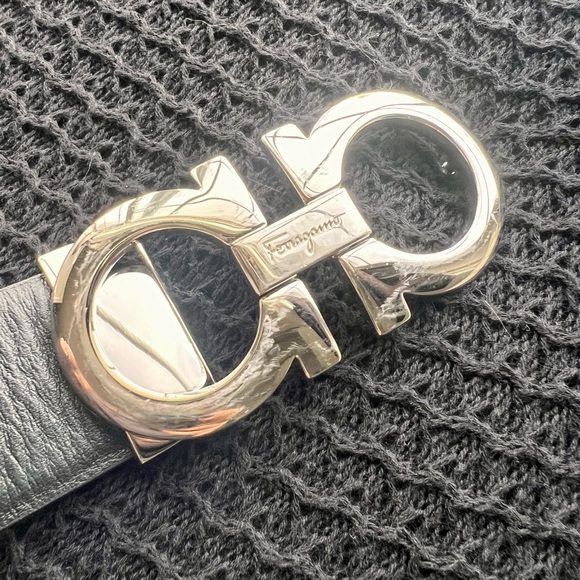 Salvatore Ferragamo Gancini Buckle Reversible Leather Belt - Picture 5 of 9